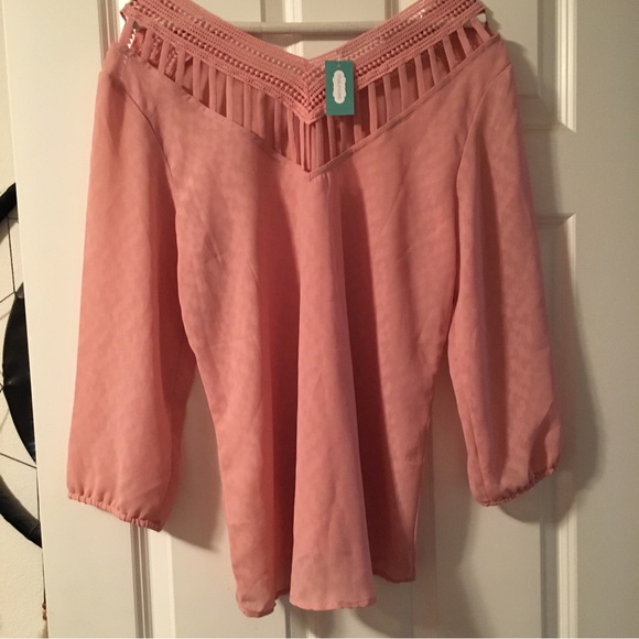 New Maurice’s Medium Top rose colored - Picture 3 of 3